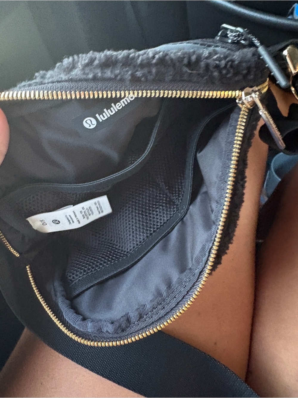 lululemon belt bag Black Sherpa Crossbody Belt Bag - Picture 4 of 6